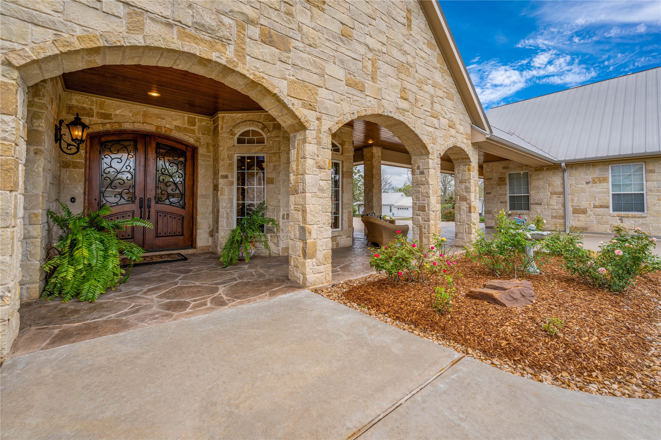 202 West North Street Weimar, TX 78962 - Photo 3 of 31
