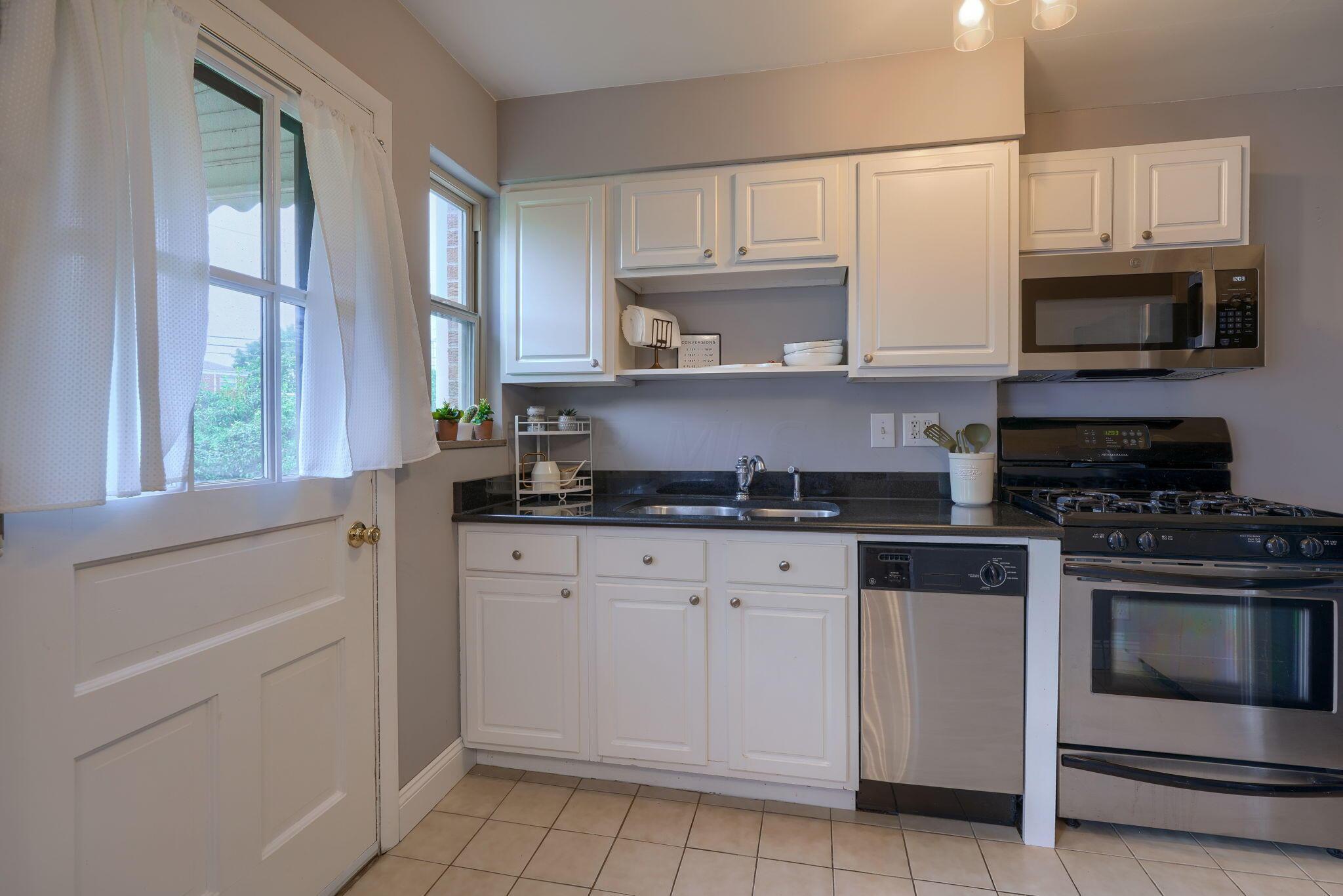 1884 Kentwell Road Columbus, OH 43221 - Photo 17 of 48 Granite Countertops and SS Appliances