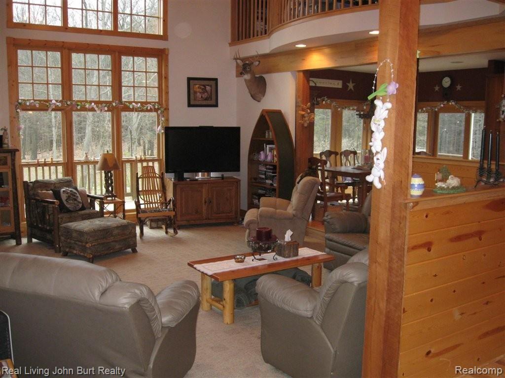 5630 Havens Road Leonard, MI 48367 - Photo 19 of 25 Living Room-2