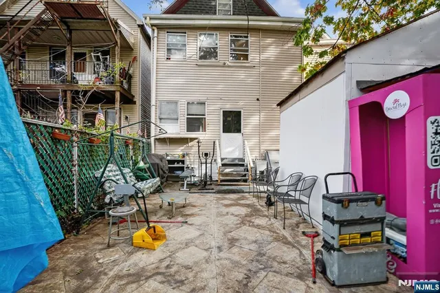 $725,000 | 1110 Hampton Place, Elizabeth, NJ 07201