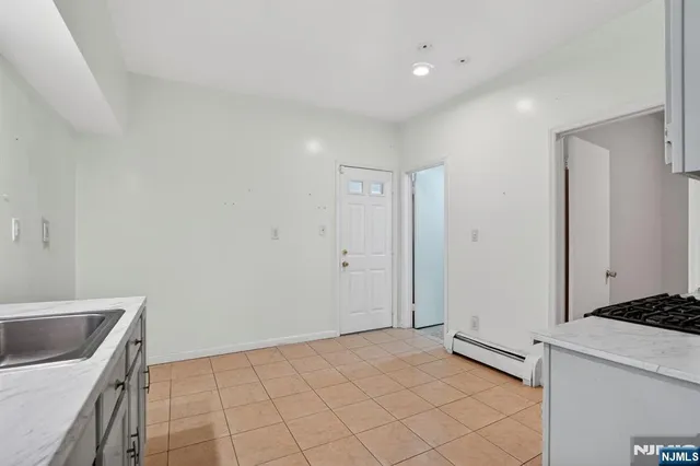 $725,000 | 1110 Hampton Place, Elizabeth, NJ 07201