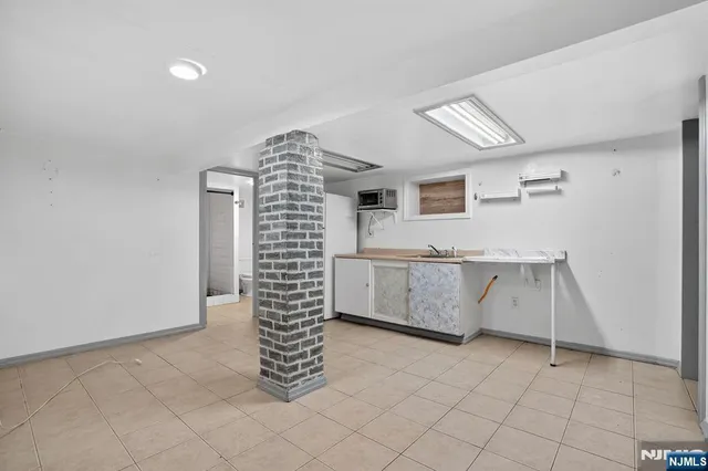 $725,000 | 1110 Hampton Place, Elizabeth, NJ 07201