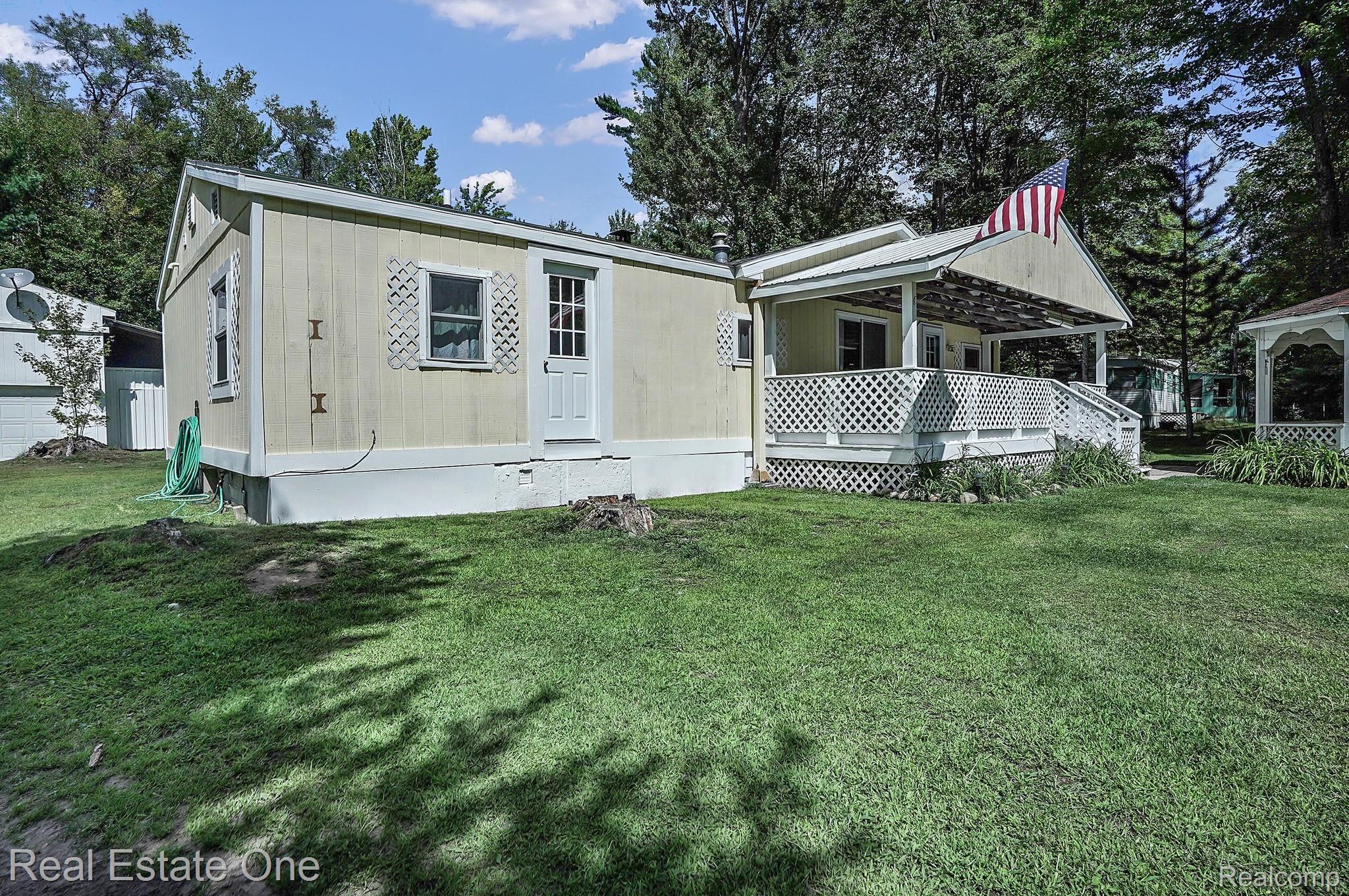5423 Wilson Road Harrison, MI 48625 - Photo 5 of 35 DSC02722.jpg