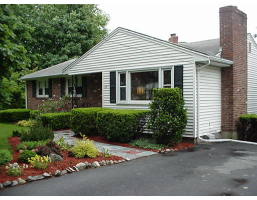 53 Browning Road Arlington, MA 02476 - Photo 2 of 10 Gallery Image 2