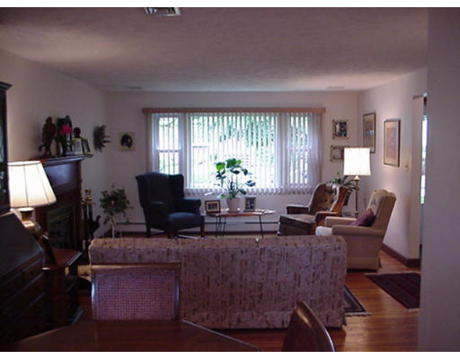 53 Browning Road Arlington, MA 02476 - Photo 4 of 10 Gallery Image 4