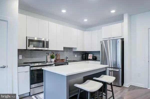 $1,540 | 503-29 North Columbus Boulevard, Unit 1253, Philadelphia, PA 19123