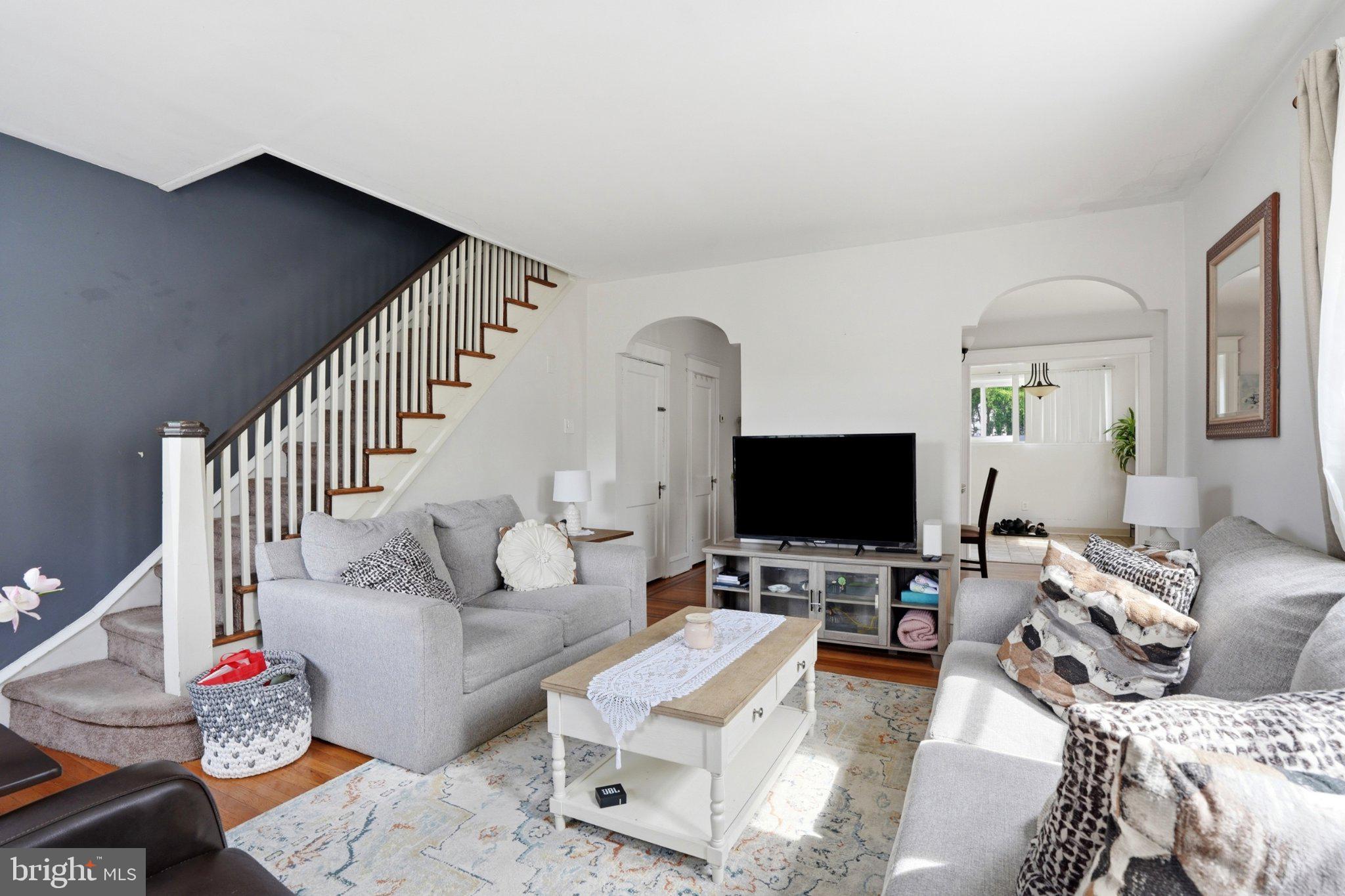 4686 State Road Drexel Hill, PA 19026 - Photo 7 of 21 Bright and inviting living space.