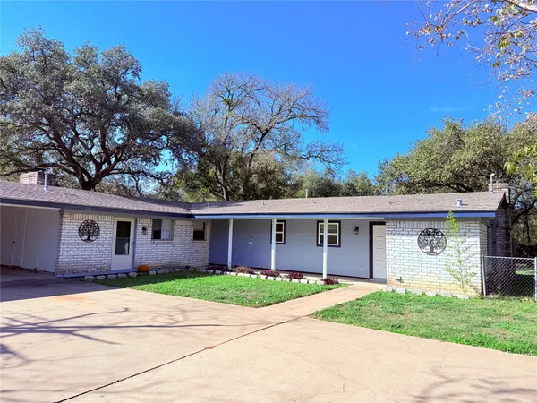 $1,800 | 914 Beaver Trail, Unit A, Austin, TX 78746