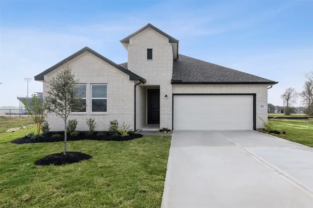 $380,880 | 203 South Rose Marie Lane, Montgomery, TX 77356