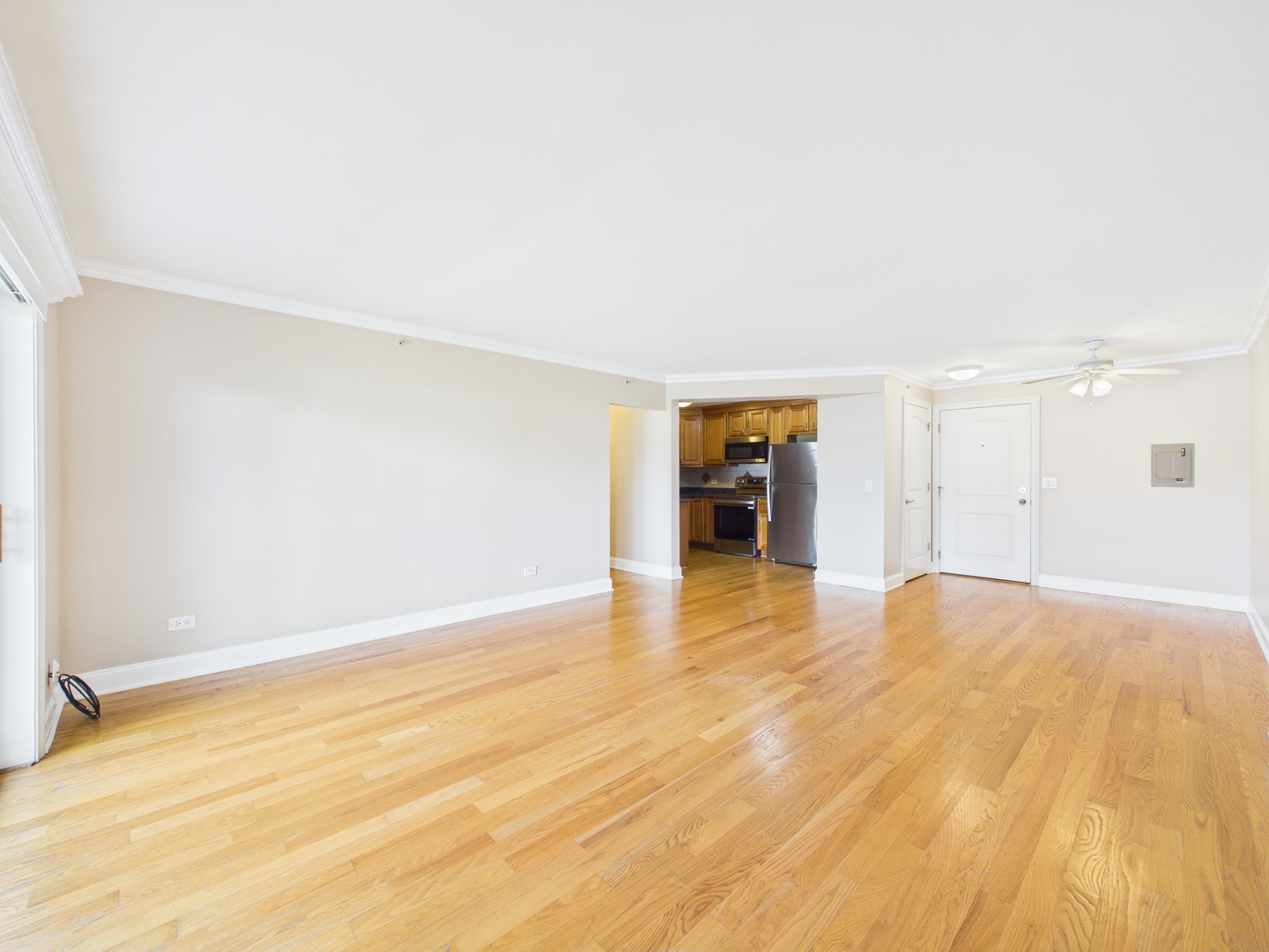 2210 South Goebbert Road, Unit 226 Arlington Heights, IL 60005 - Photo 6 of 49 Gallery Image 6