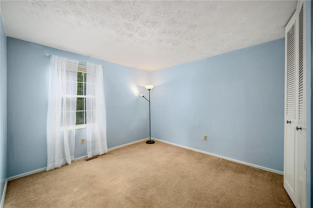 710 Countryside Drive McKees Rocks, PA 15136 - Photo 15 of 21