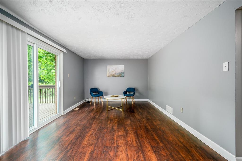 710 Countryside Drive McKees Rocks, PA 15136 - Photo 7 of 21