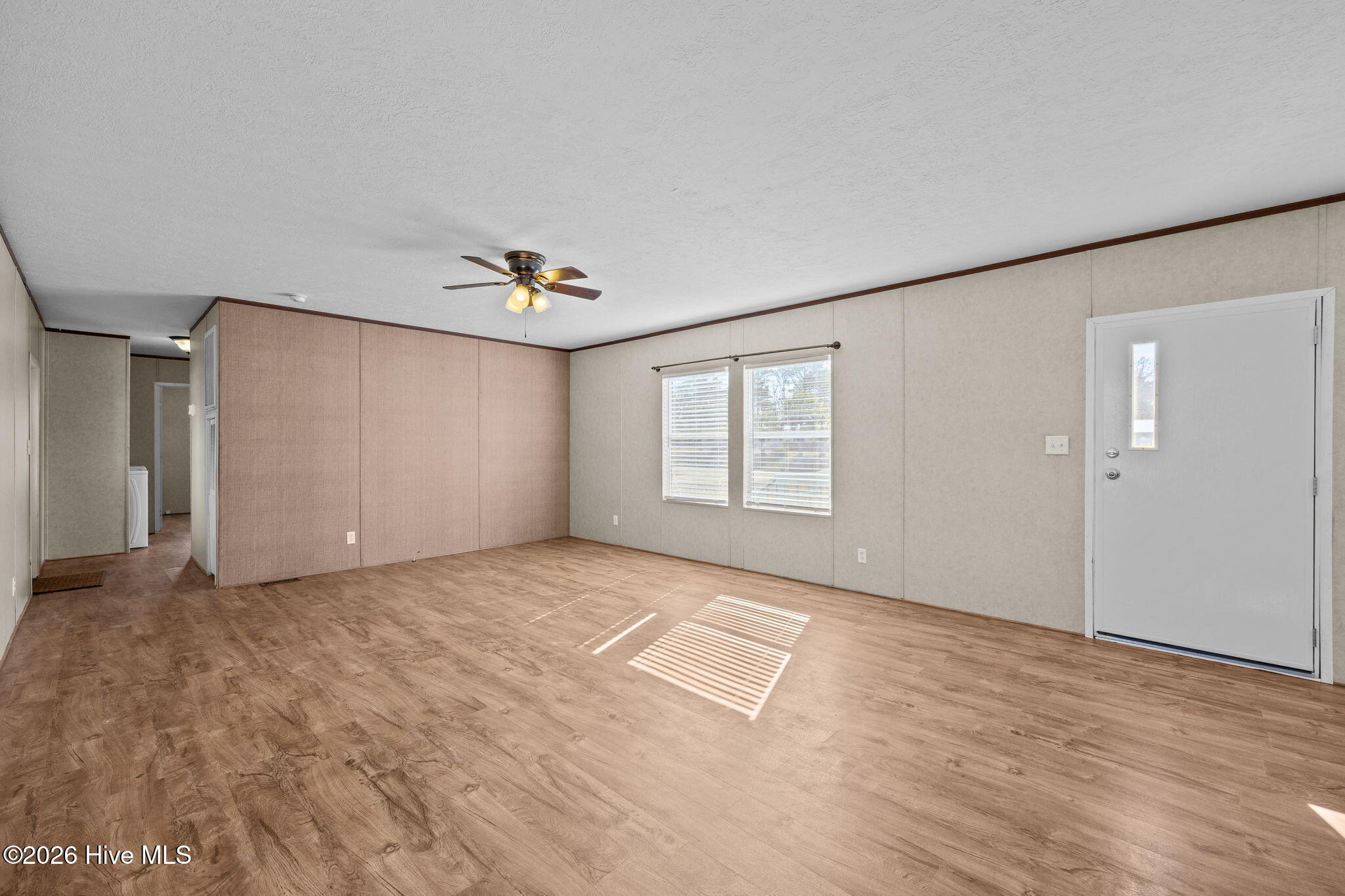 410 Fawn Drive Hampstead, NC 28443 - Photo 25 of 40 Living Room