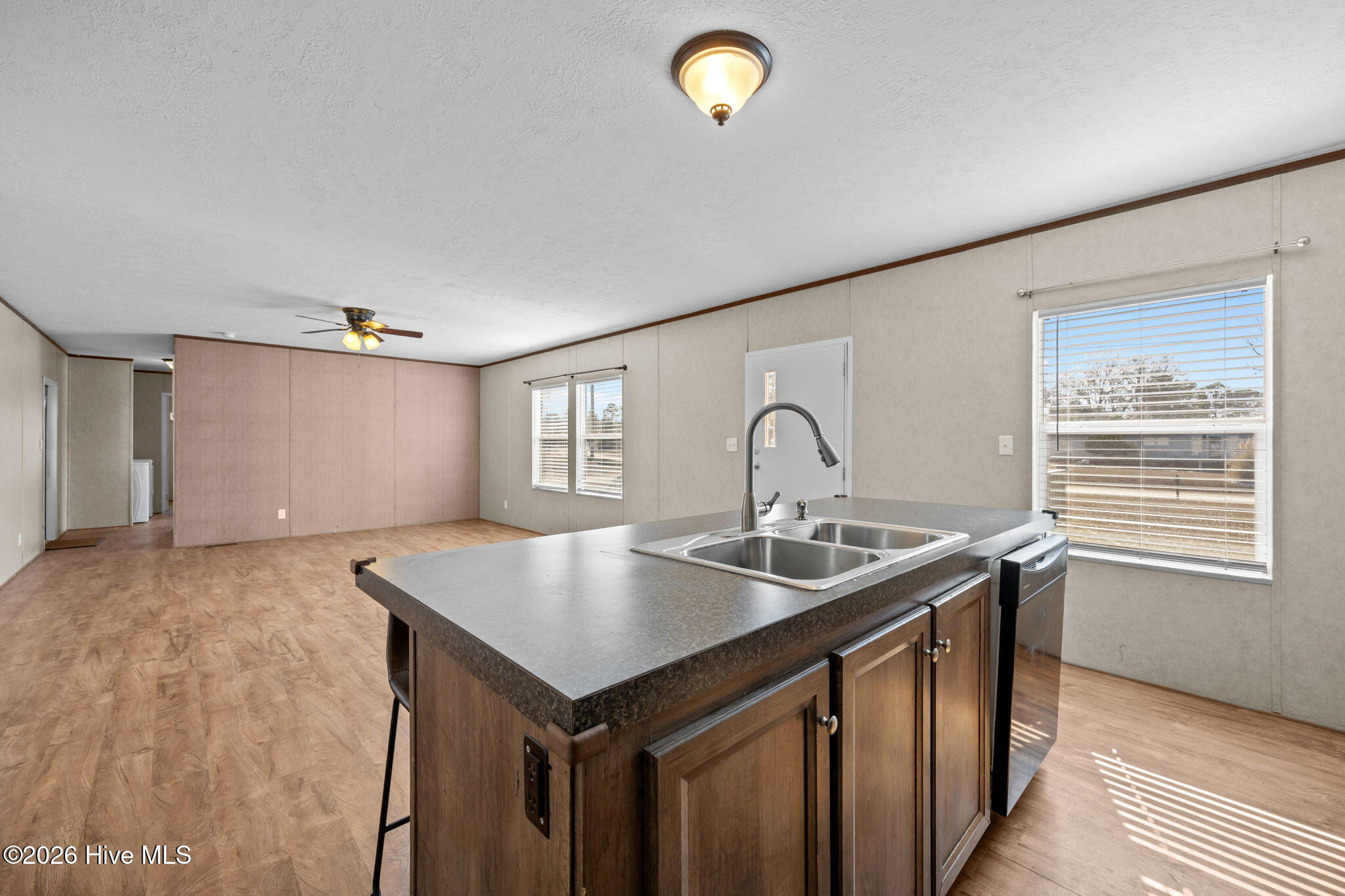 410 Fawn Drive Hampstead, NC 28443 - Photo 28 of 40 Kitchen_Living Room