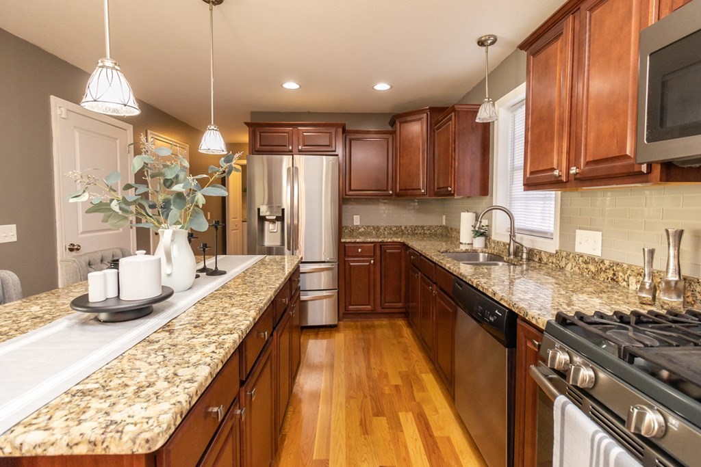 92 Sunrise Terrace Springfield, MA 01119 - Photo 13 of 35