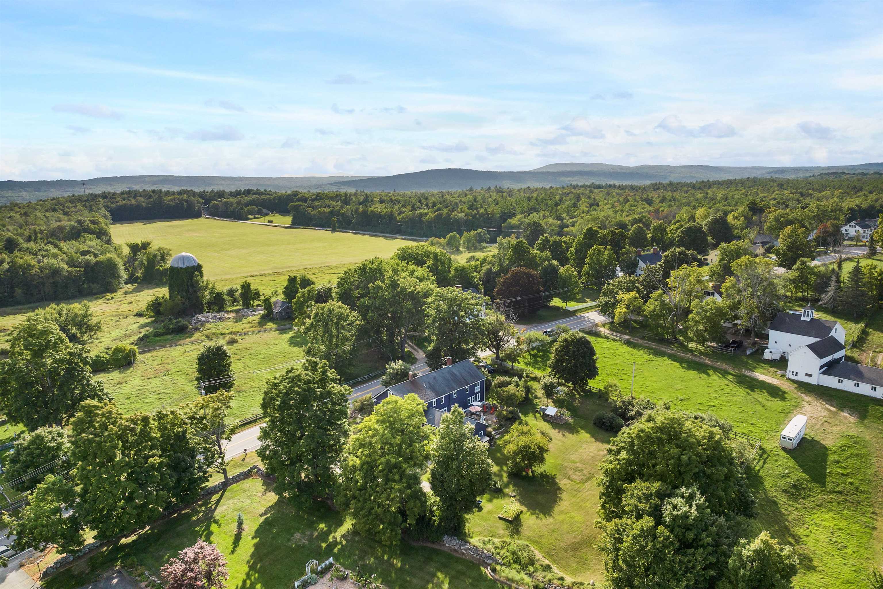 47 S Road Deerfield, NH 03037 - Photo 4 of 58 Gallery Image 4