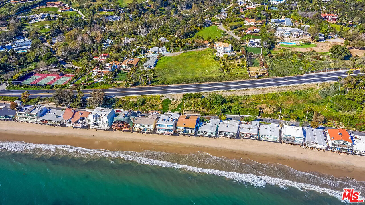 27136 Sea Vista Drive Malibu, CA 90265 - Photo 12 of 13
