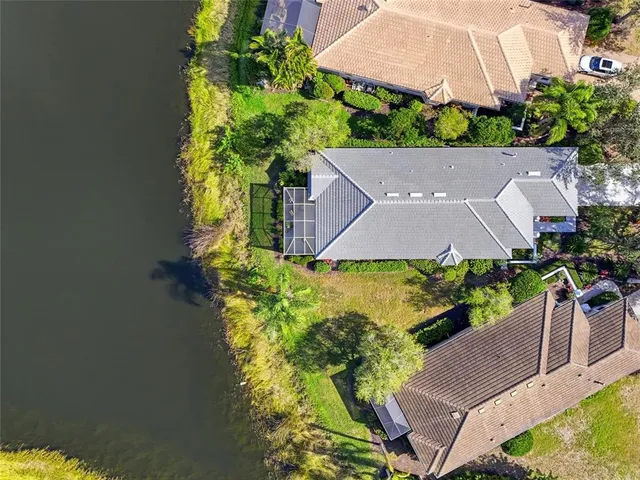 a view of a tennis court