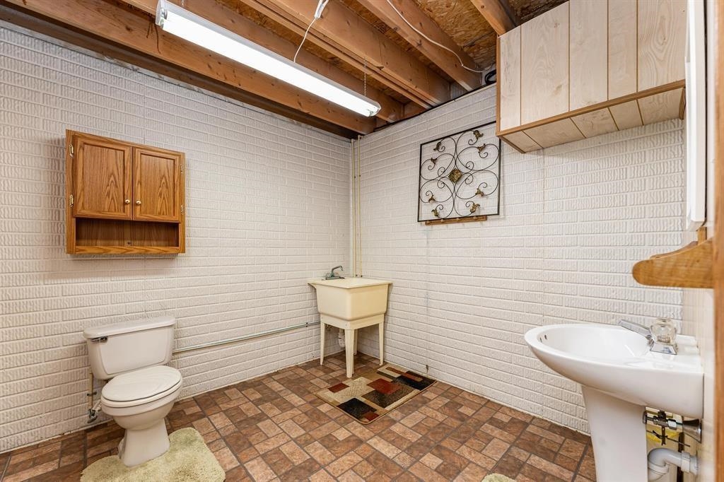 555 White Road Gladwin, MI 48624 - Photo 25 of 36