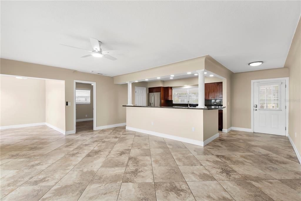 708 Sunset Cove Madeira Beach, FL 33708 - Photo 8 of 37 Gallery Image 8