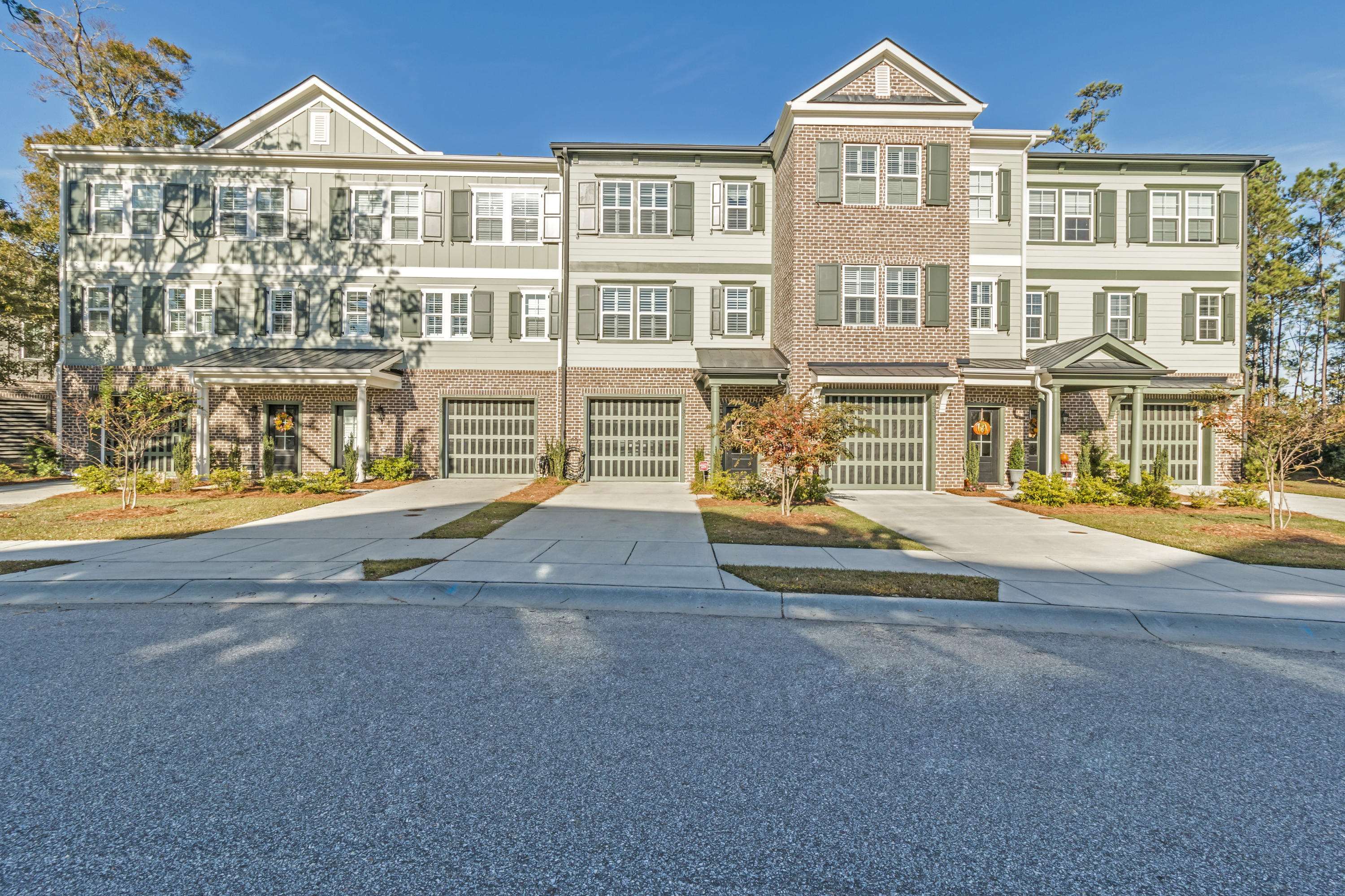 237 Slipper Shell Court Mount Pleasant, SC 29464 - Photo 1 of 27 1