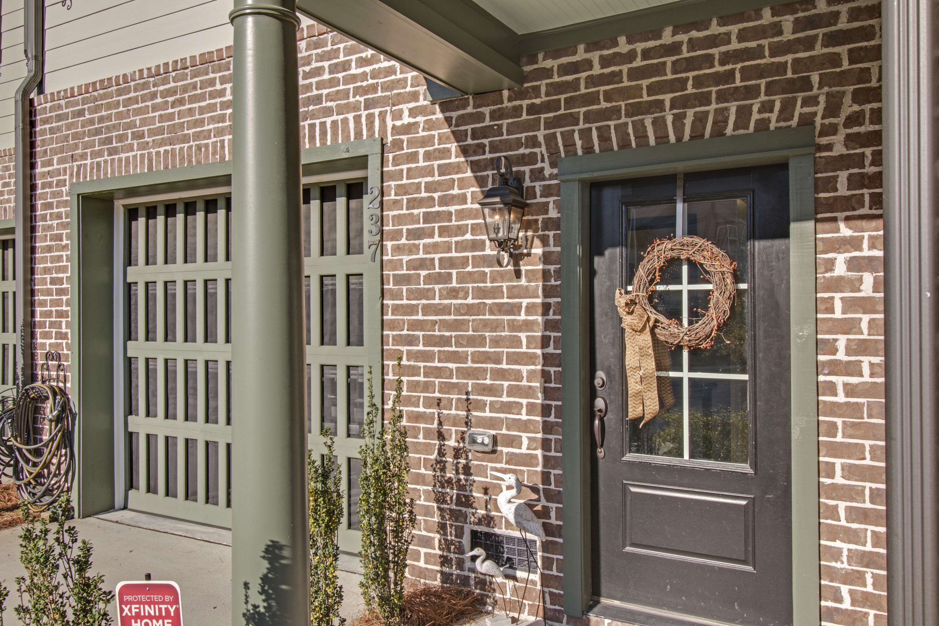 237 Slipper Shell Court Mount Pleasant, SC 29464 - Photo 2 of 27 4