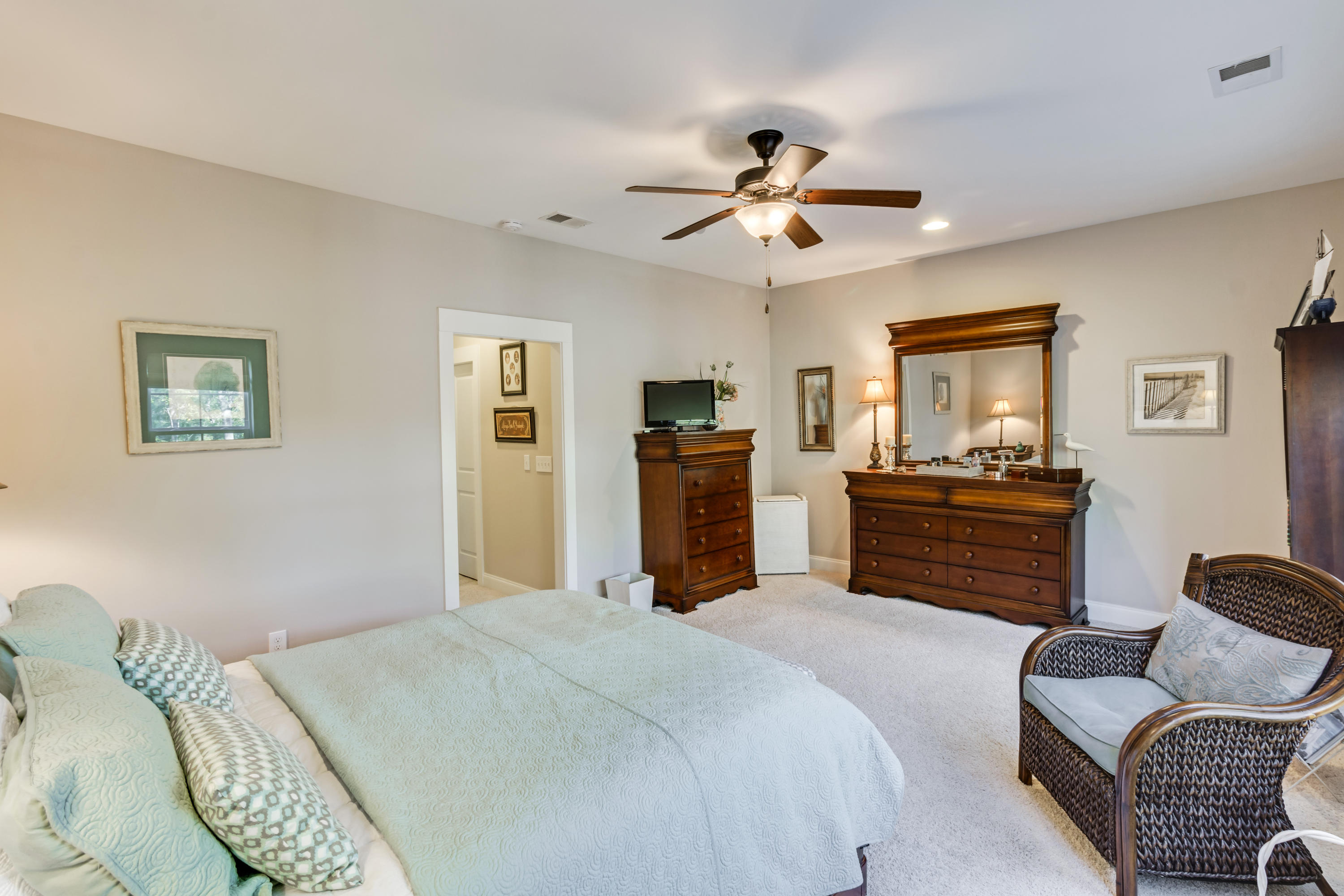 237 Slipper Shell Court Mount Pleasant, SC 29464 - Photo 12 of 27 18 (1)