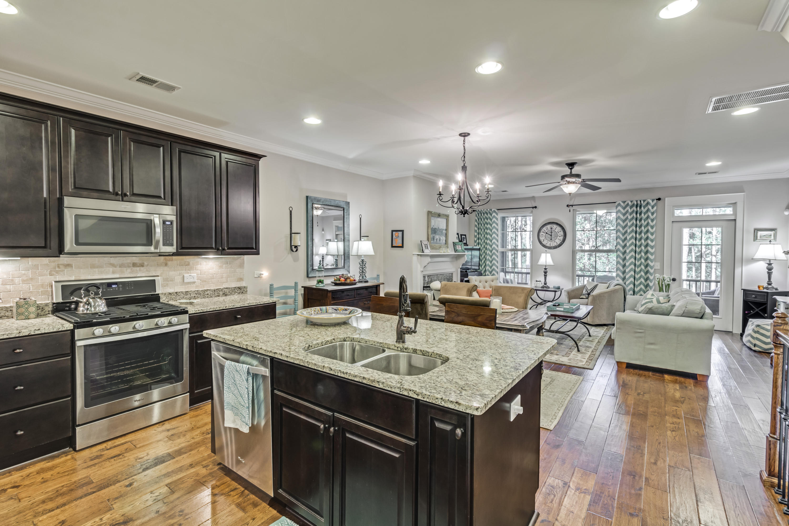 237 Slipper Shell Court Mount Pleasant, SC 29464 - Photo 14 of 27 25
