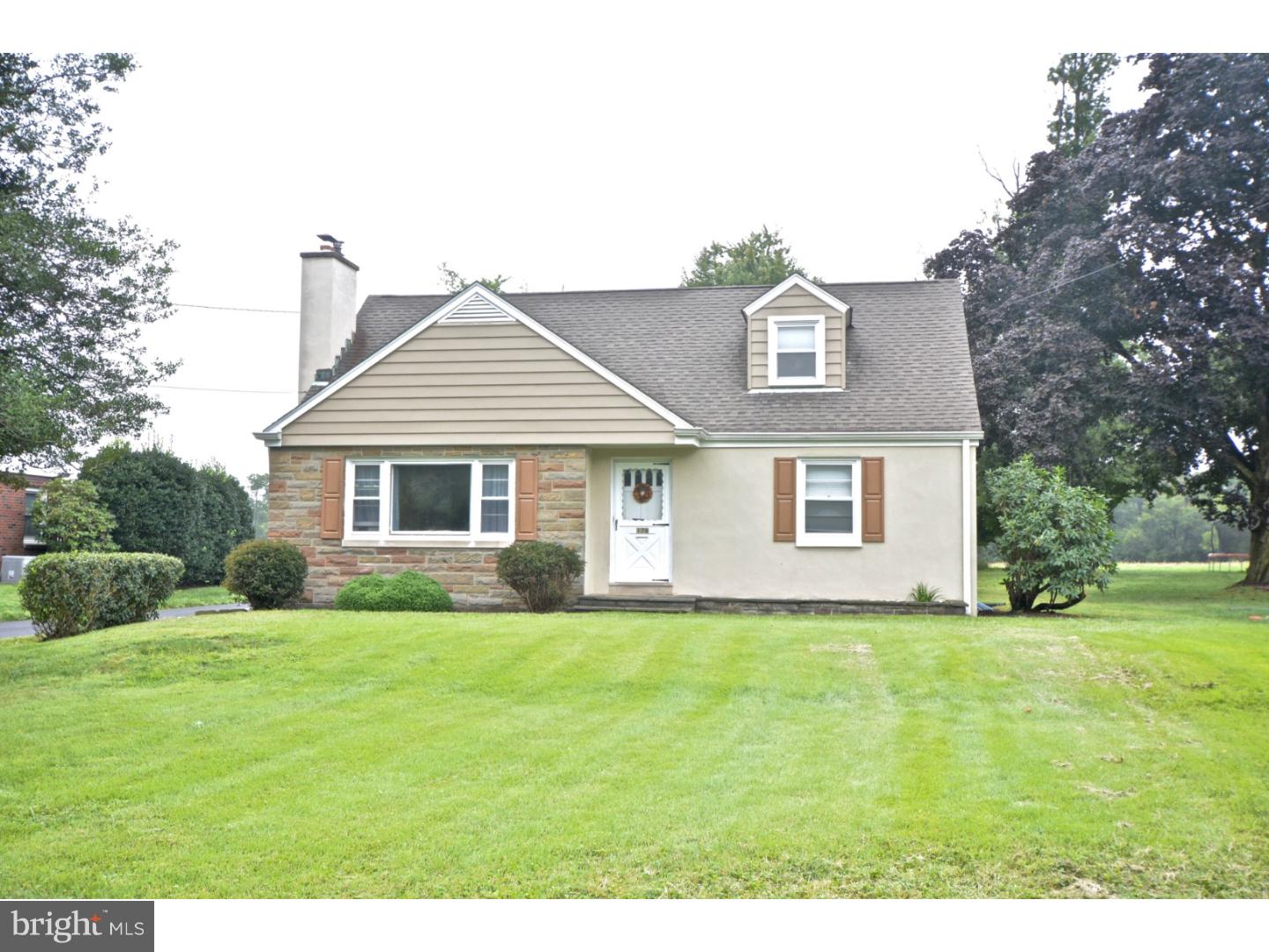 176 West Upper Ferry Road Ewing, NJ 08628 - Photo 2 of 25 Exterior Front
