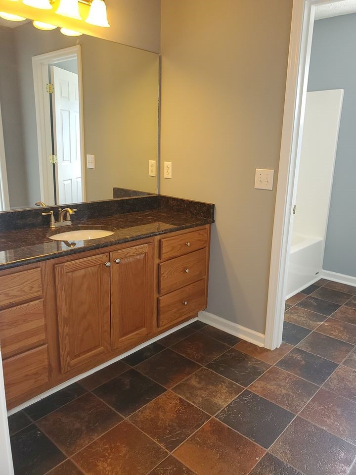 304 Red Bud Court Springfield, TN 37172 - Photo 10 of 13 Gallery Image 10