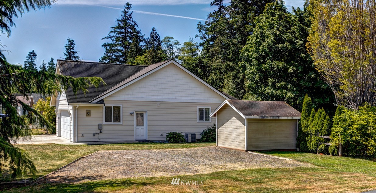 8279 Chilliwack Road Blaine, WA 98230 - Photo 3 of 25 Gallery Image 3