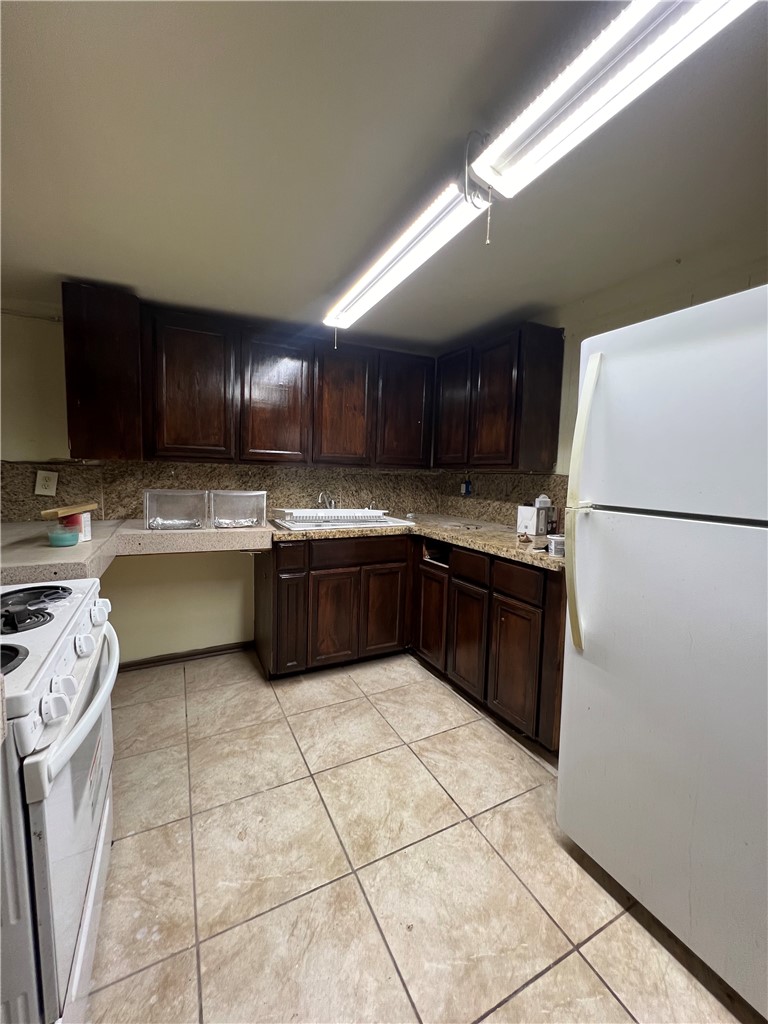 205 West 3rd Street Alice, TX 78332 - Photo 17 of 19