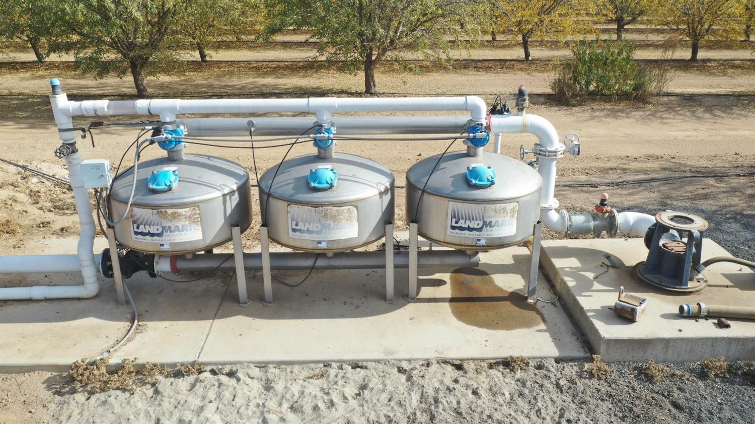 0 Ave 22 Chowchilla, CA 93610 - Photo 16 of 18 a living room with furniture and a table