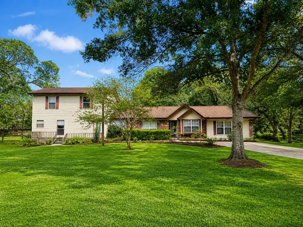 $3,200 | 14225 Patricia Lane, Unit CR377, Alvin, TX 77511