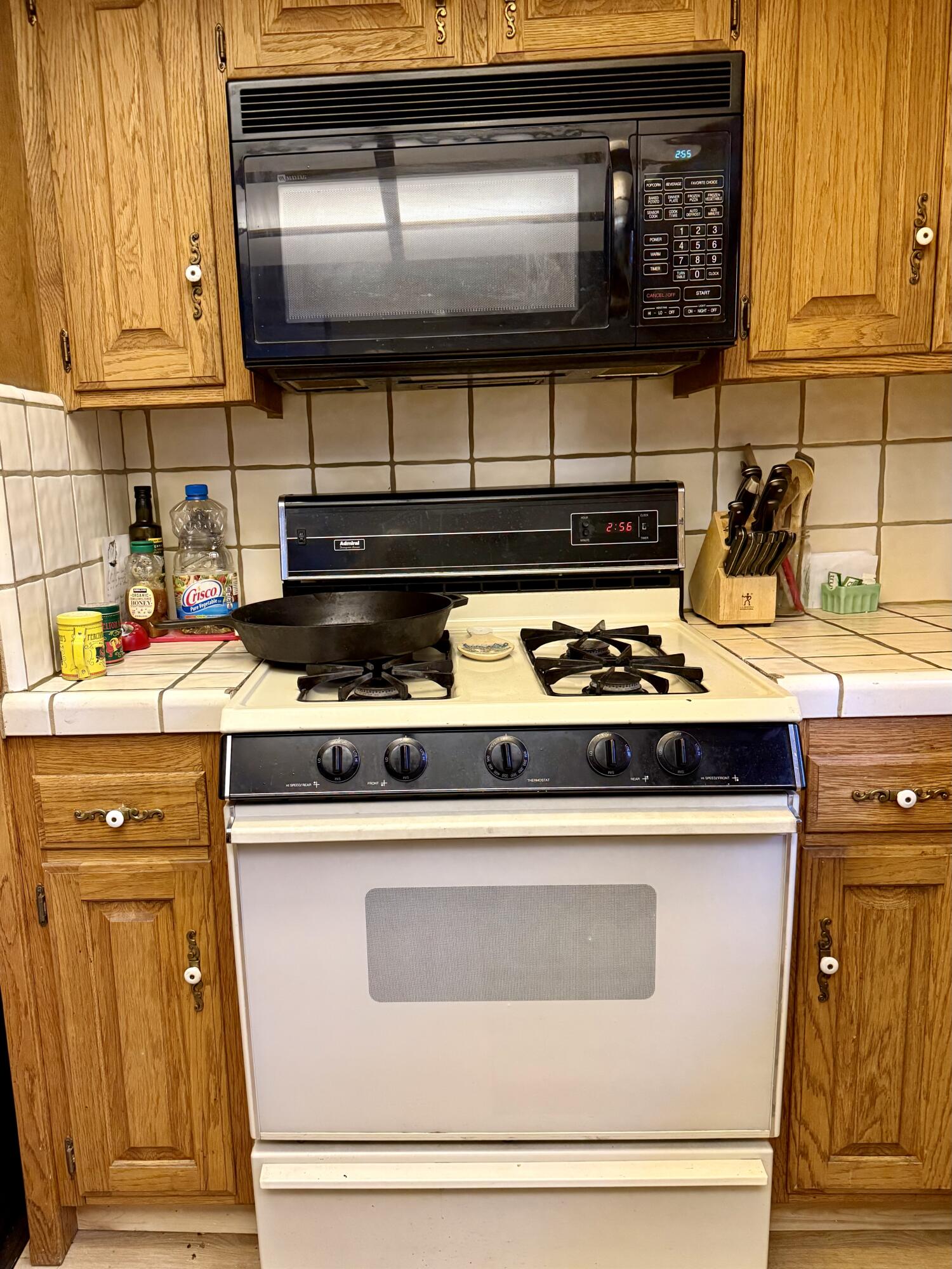 57148 Kramer Drive Springville, CA 93265 - Photo 7 of 44 Stove