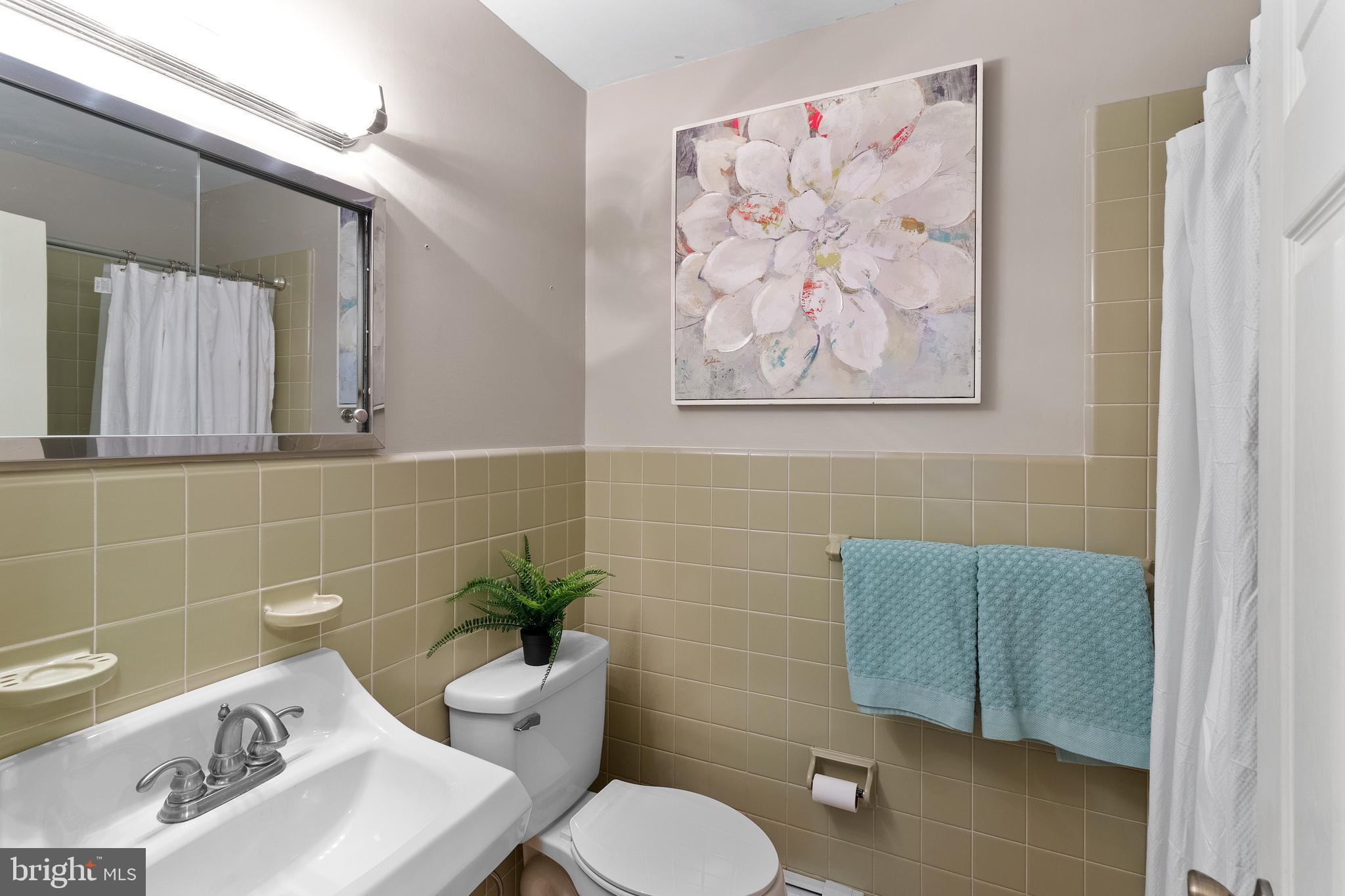 1126 Township Line Road Chalfont, PA 18914 - Photo 12 of 33 Hallway Full Bathroom