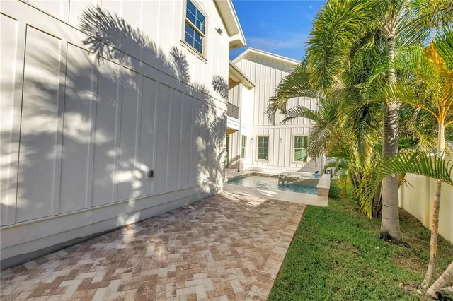 $2,295,000 | 300 28th Avenue North, St. Petersburg, FL 33704
