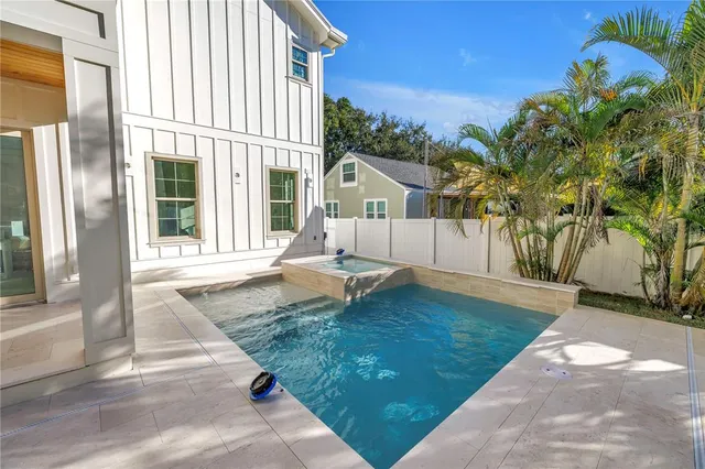 $2,295,000 | 300 28th Avenue North, St. Petersburg, FL 33704