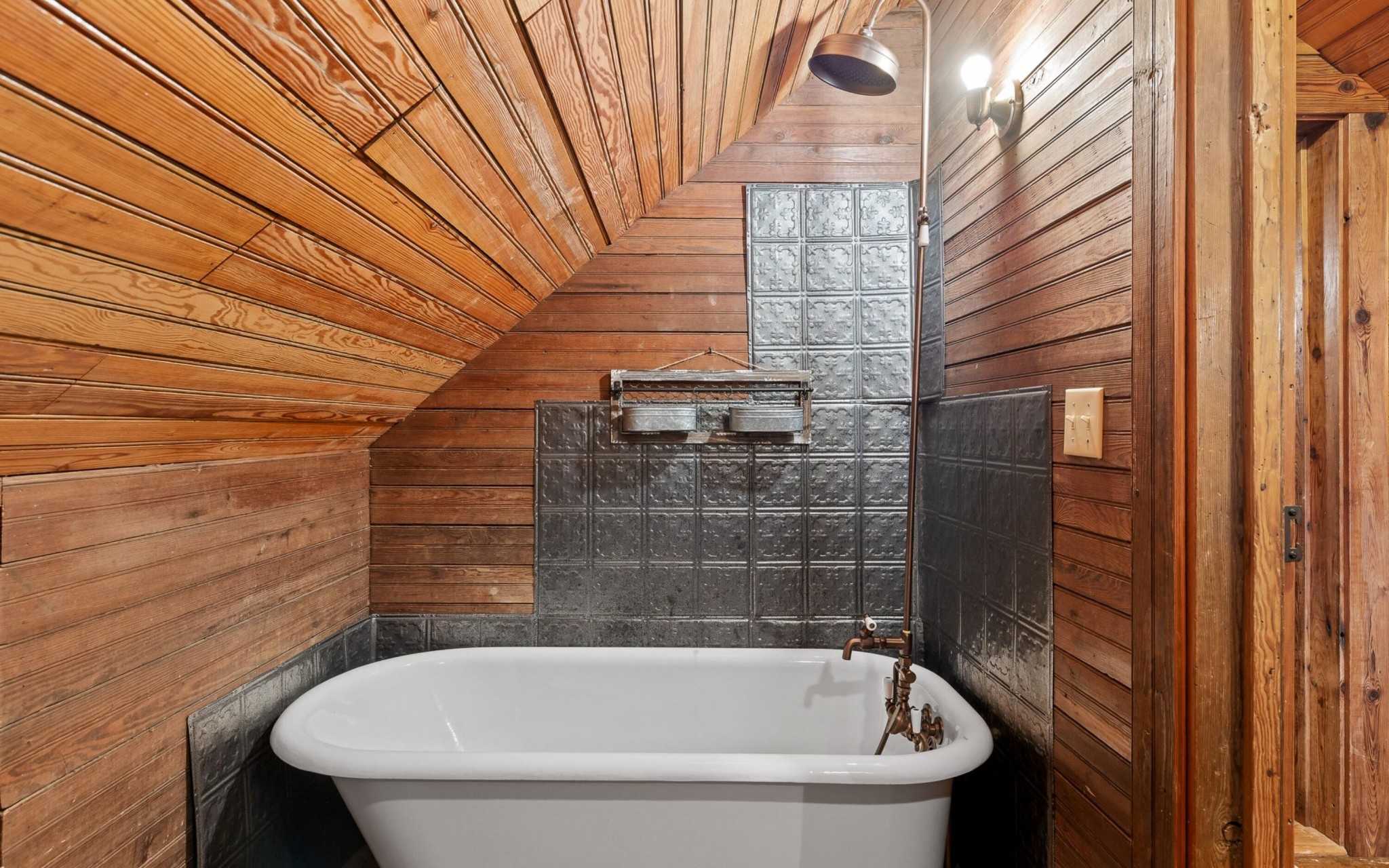 36 Still Hollow Road Menlo, GA 30731 - Photo 25 of 63 a bathroom with a bathtub