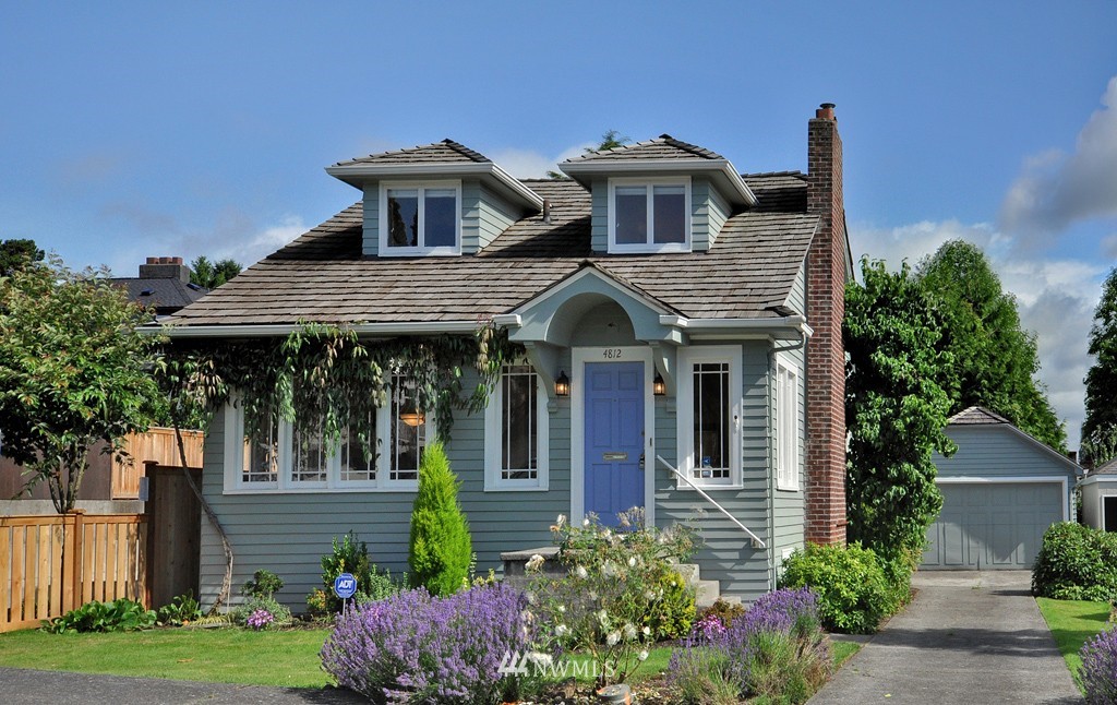 4812 Northeast 40th Street Seattle, WA 98105 - Photo 1 of 14