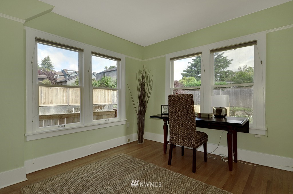 4812 Northeast 40th Street Seattle, WA 98105 - Photo 9 of 14