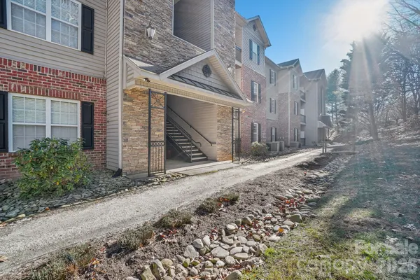 $242,500 | 316 Appeldoorn Circle, Asheville, NC 28803