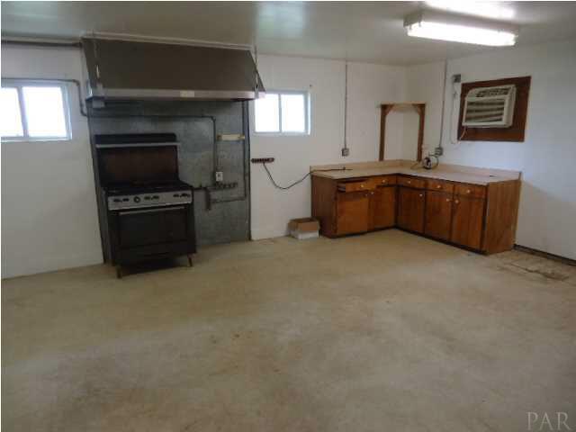 212 North New Warrington Road Pensacola, FL 32506 - Photo 4 of 7