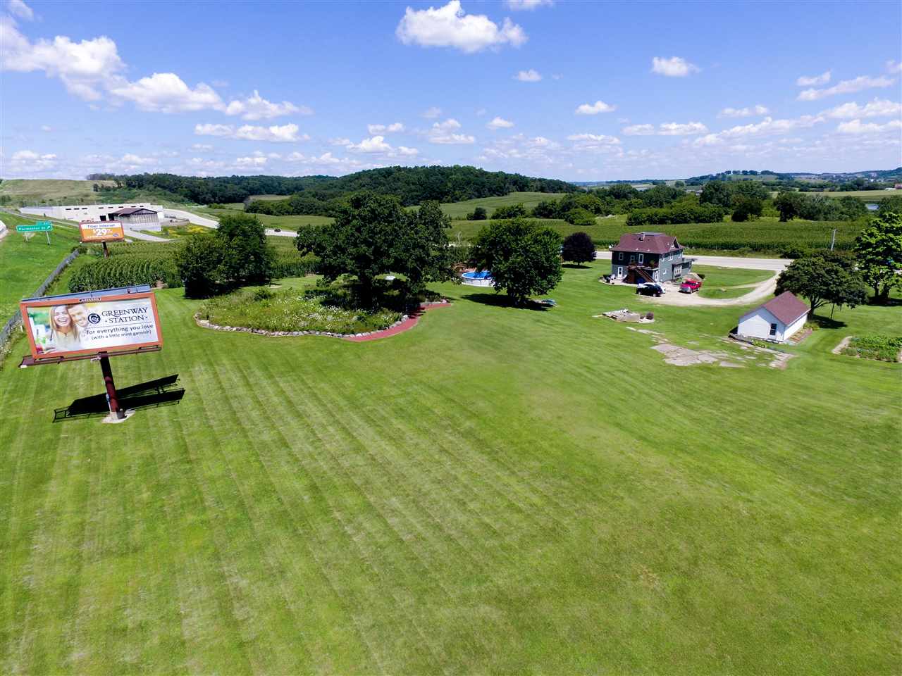 4817 Parmenter Street Middleton, WI 53562 - Photo 2 of 25