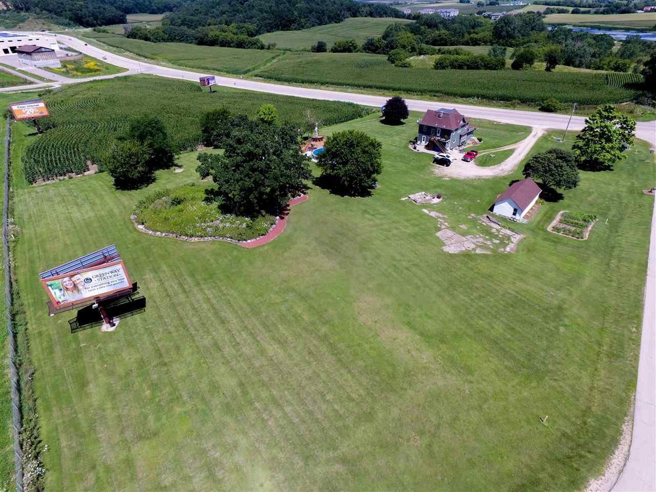 4817 Parmenter Street Middleton, WI 53562 - Photo 3 of 25