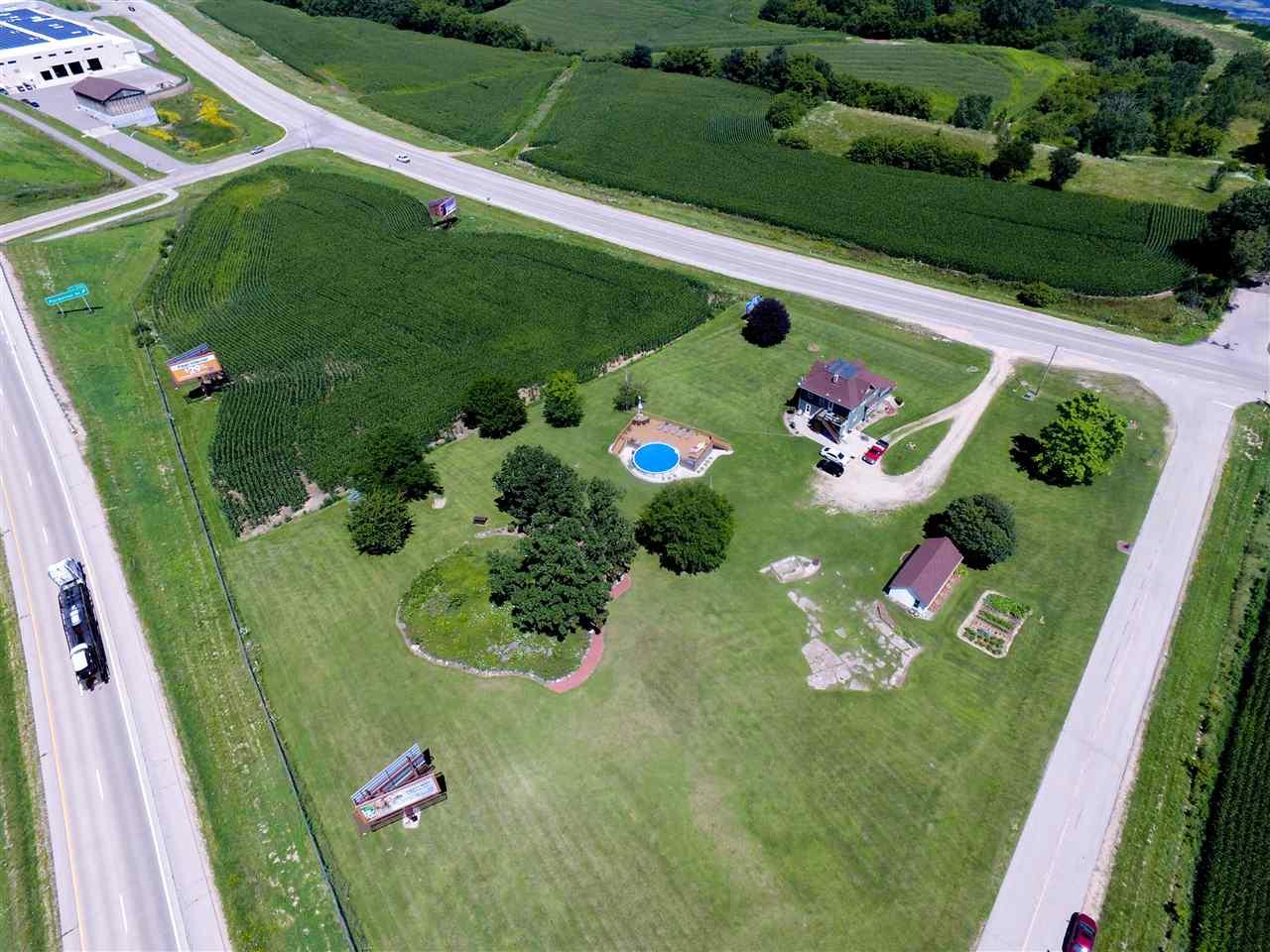 4817 Parmenter Street Middleton, WI 53562 - Photo 4 of 25