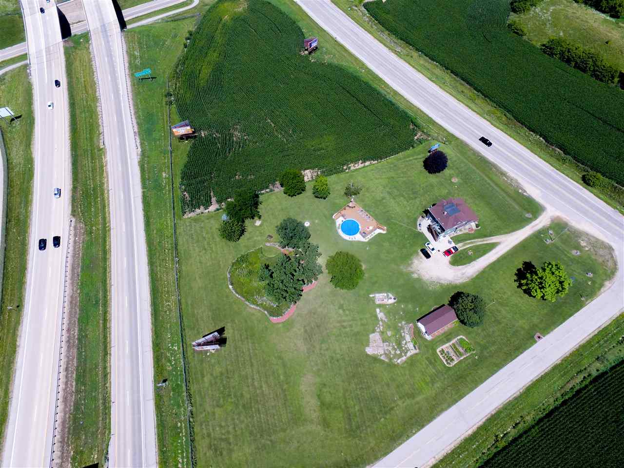 4817 Parmenter Street Middleton, WI 53562 - Photo 5 of 25