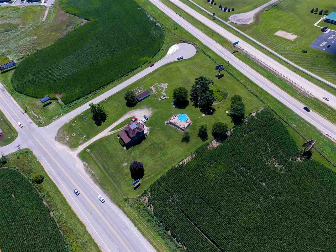 4817 Parmenter Street Middleton, WI 53562 - Photo 8 of 25