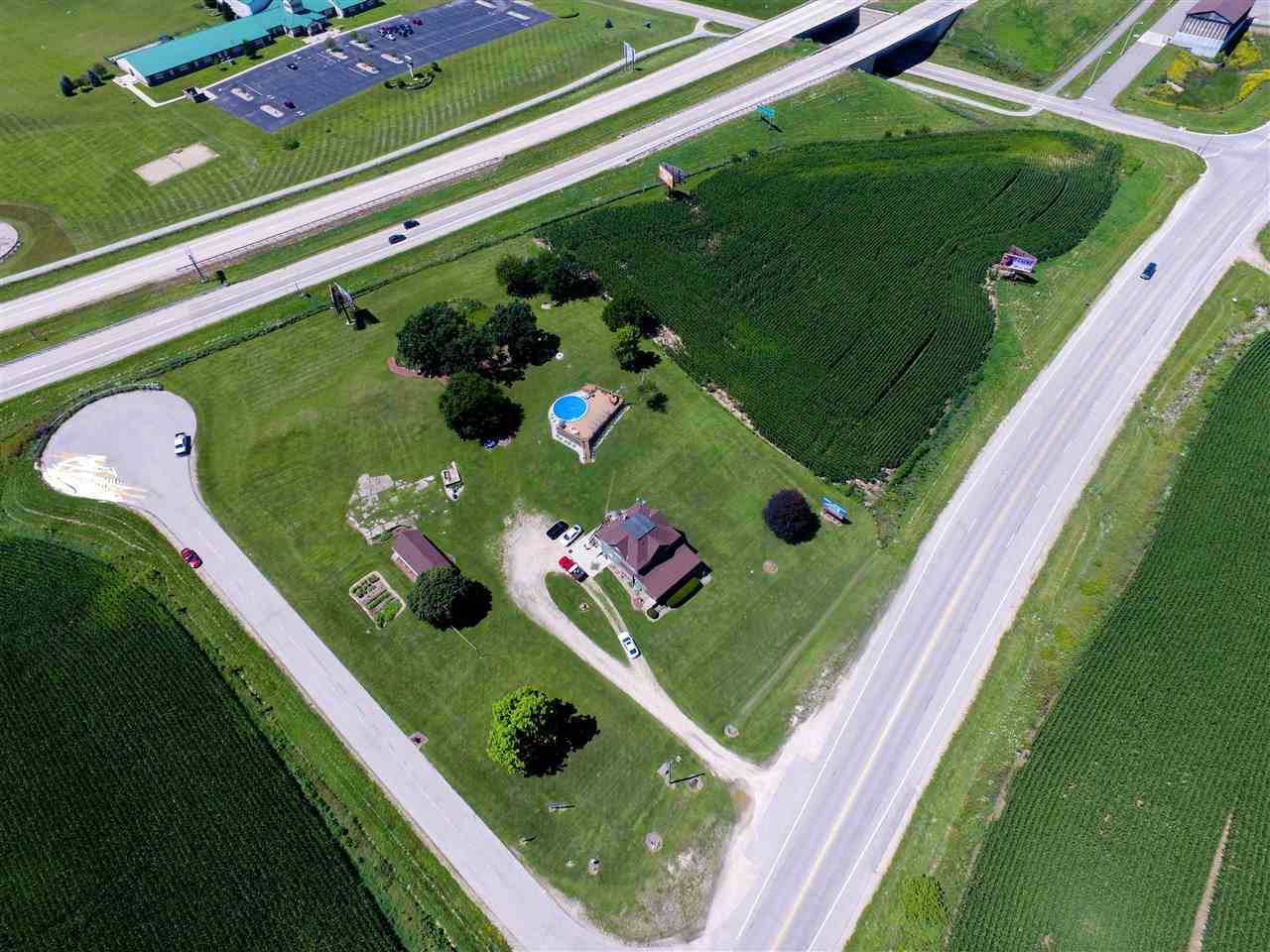 4817 Parmenter Street Middleton, WI 53562 - Photo 10 of 25