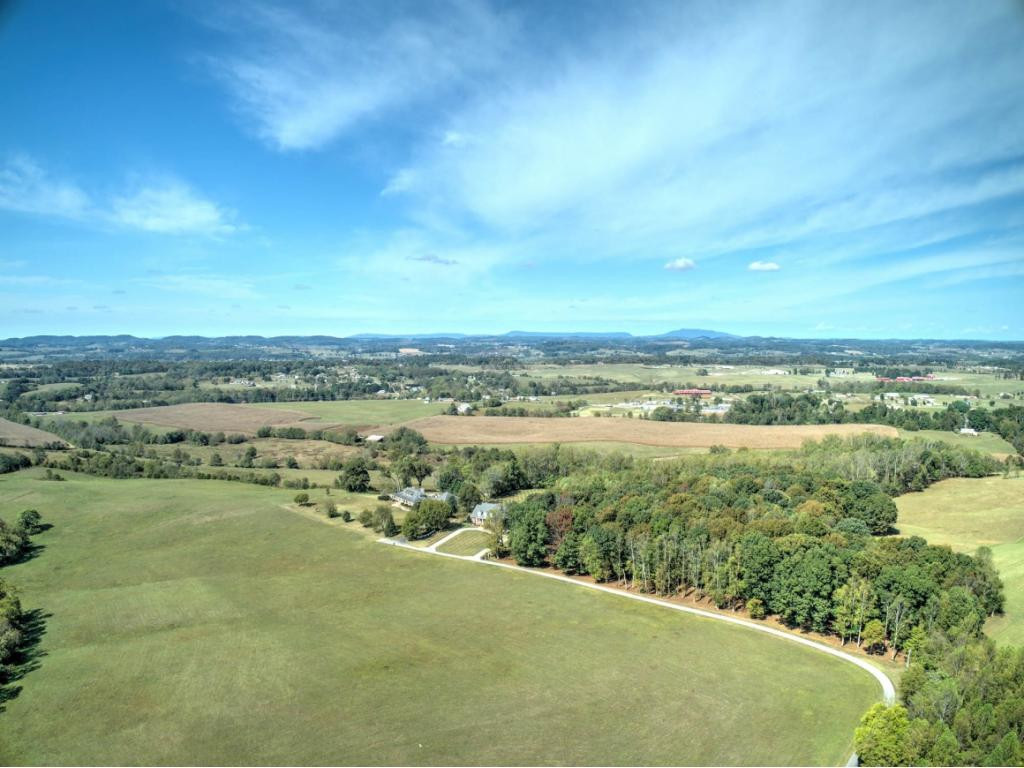 218 Brobeck Road Limestone, TN 37681 - Photo 33 of 36 Photo 33